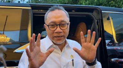 Menteri Jadi Pelayan Toko Bikin Heboh 13 Menteri Jadi Pelayan Toko Bikin Heboh