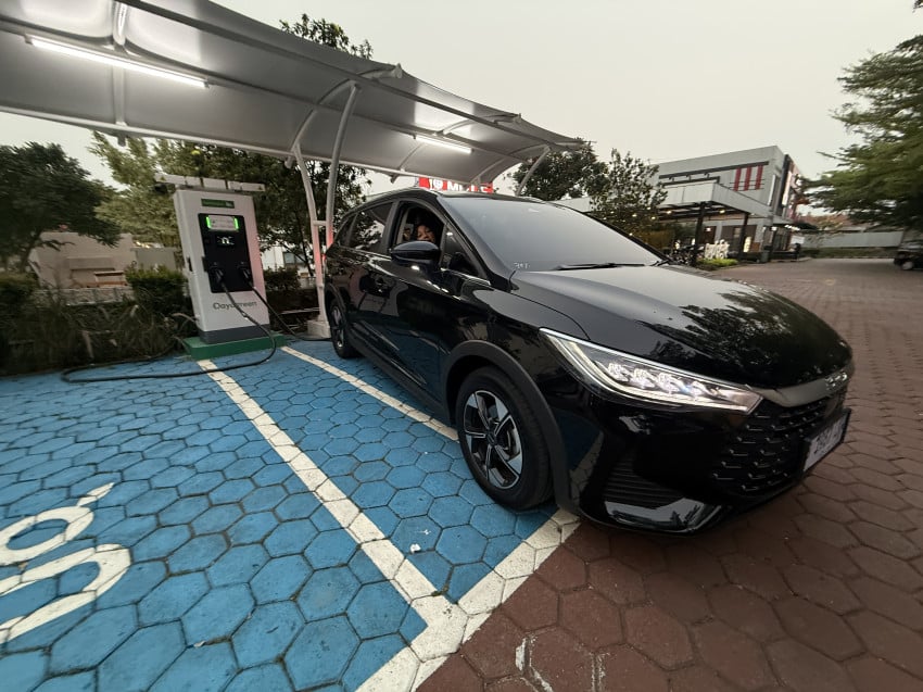 Mobil Ini Ubah Total Cara Pikir Isi Bensin 13 Mobil Ini Ubah Total Cara Pikir Isi Bensin