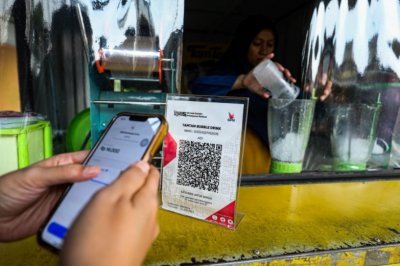 QRIS Meledak Triliunan Rupiah Uang Tunai Tergusur 13 QRIS Meledak Triliunan Rupiah Uang Tunai Tergusur