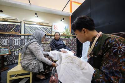 Batik Tak Cuma Budaya Tapi Juga Duit 13 Batik Tak Cuma Budaya Tapi Juga Duit