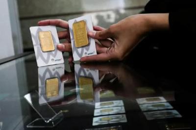 Harga Emas Antam Anjlok Drastis Cek Segera