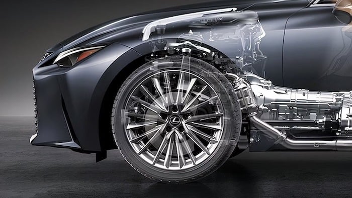 Terungkap Alasan Lexus Setia Mesin Lawas