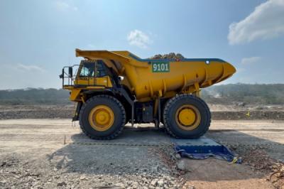 Truk Raksasa 100 Ton Uji Nyali di Tambang Kaltim 5 Truk Raksasa 100 Ton Uji Nyali di Tambang Kaltim